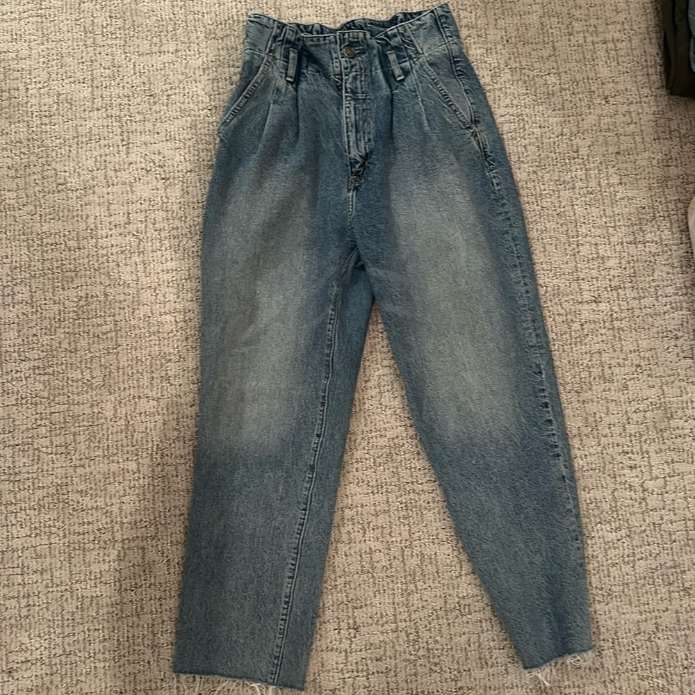 Abercrombie & Fitch A&F Mom Jean